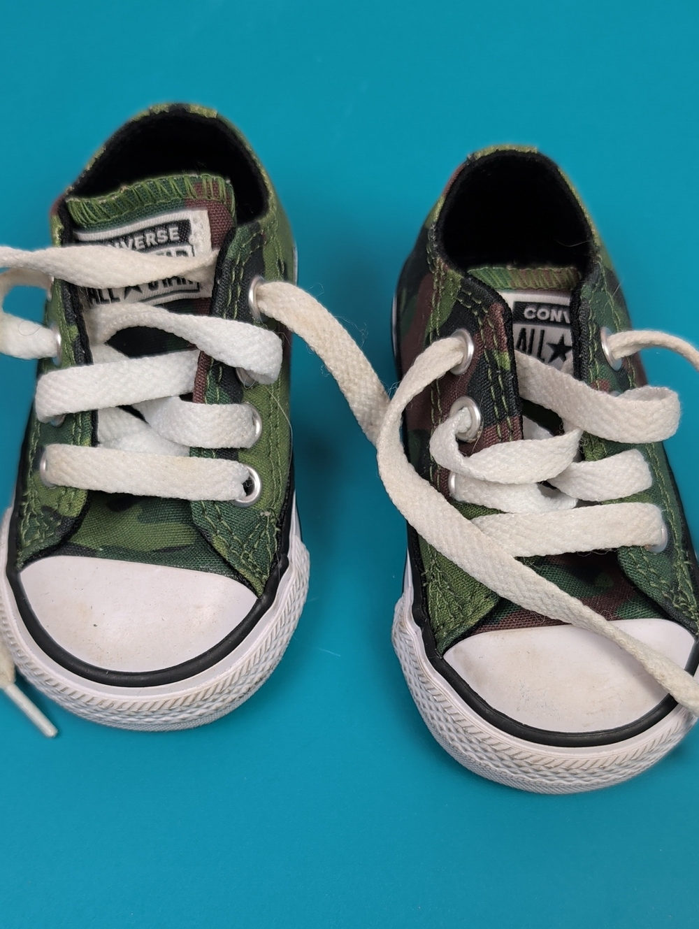 Converse Baby Boy Low-Top Canvas Sneakers Size 3 Camo
